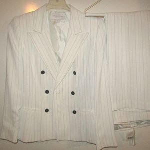Woman's Pin Stripe 2piece Suit Pants/Blazer